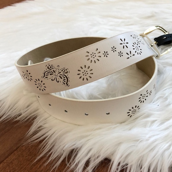 NWT INC White Butterfly Cutout Belt - Picture 2 of 5